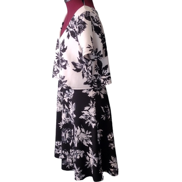 Size L black and white textured floral short sleeves women's midi dress - Picture 4 of 6